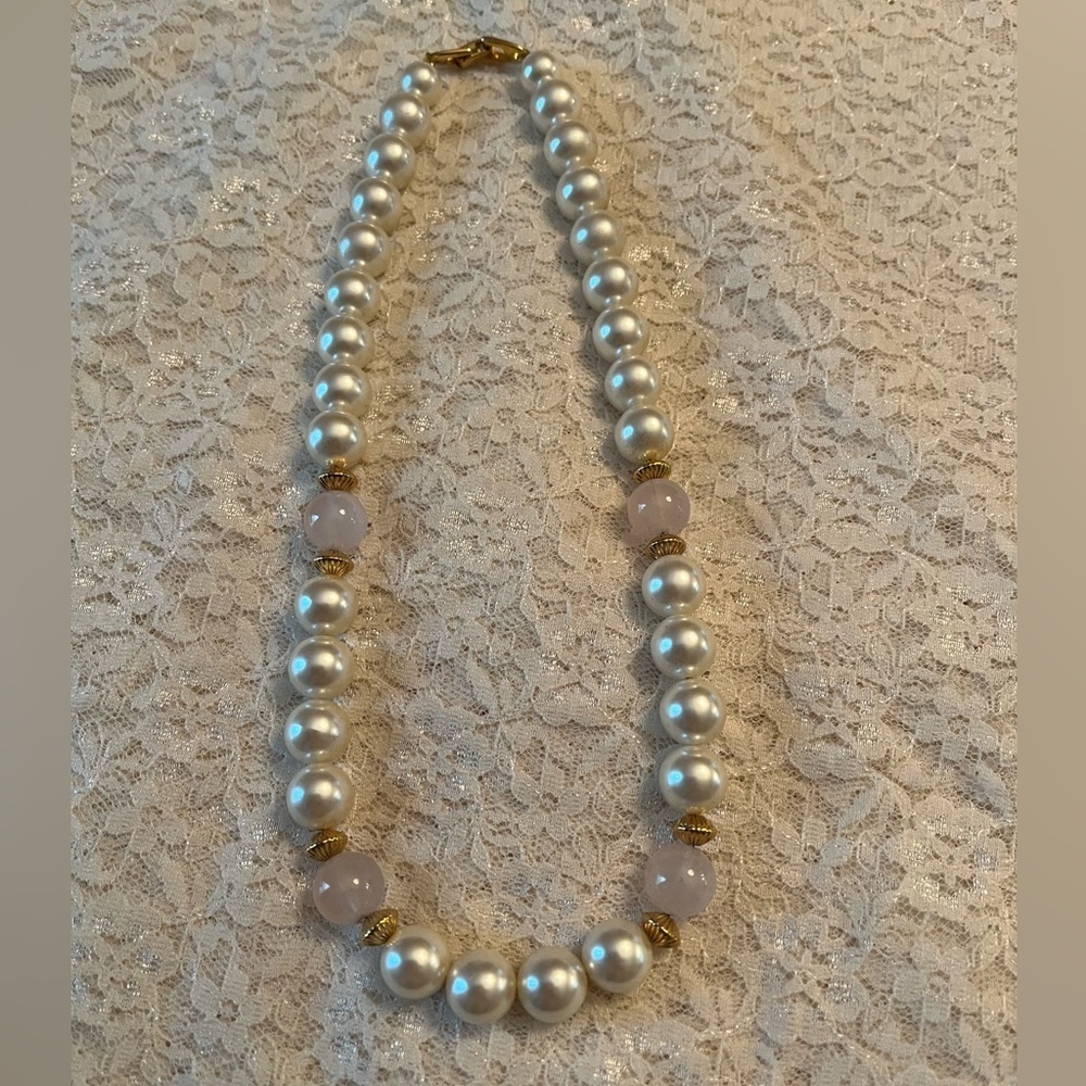 Napier/vintage, pink rose, quartz, gold pearl necklace